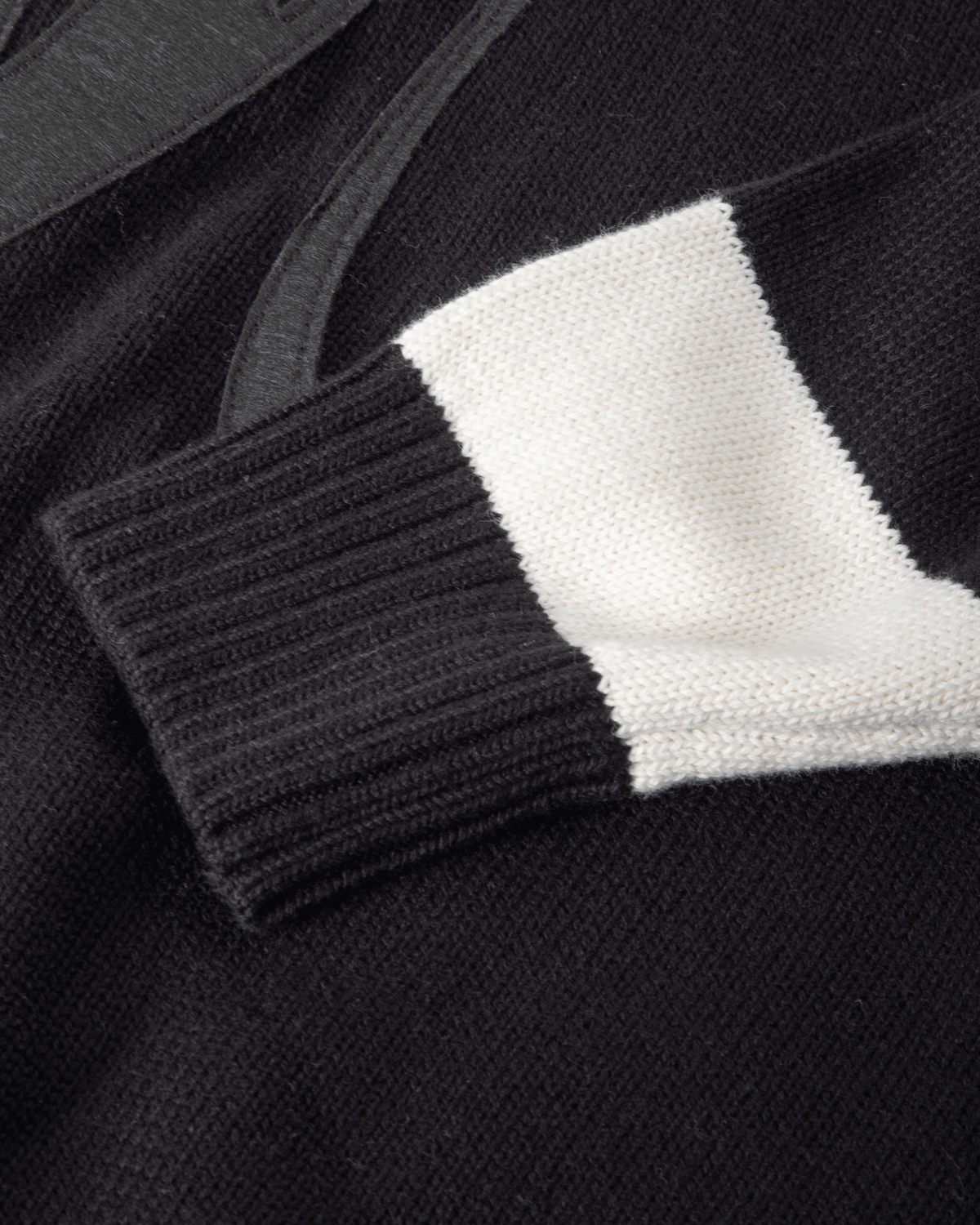 loser-machine-throttle-sweater-black-white