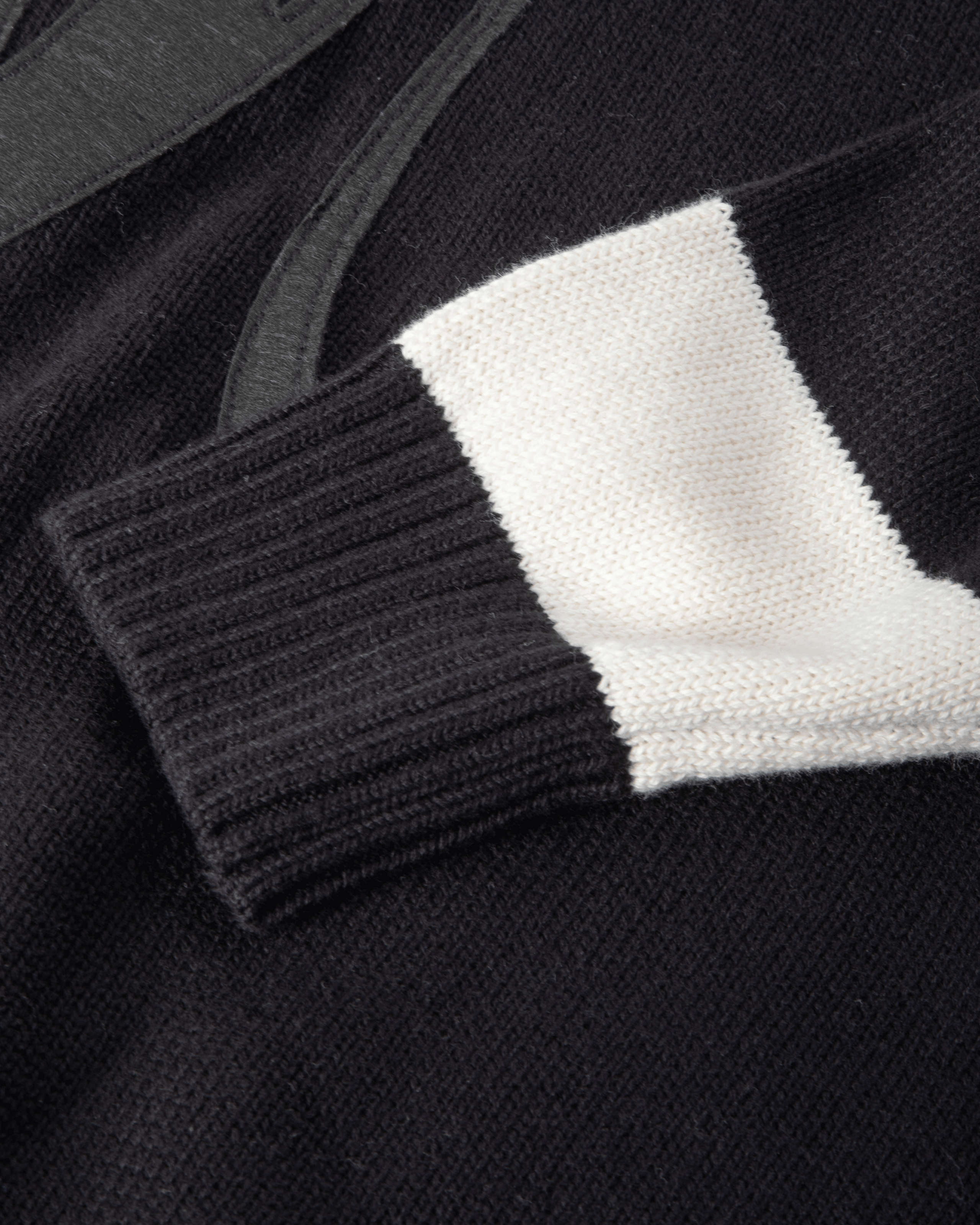 loser-machine-throttle-sweater-black-white (zoomed)